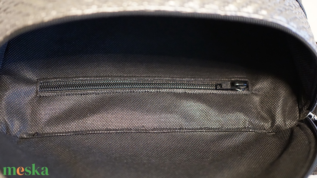 Oldaltáska fekete-szőtt mintás - táska & tok - kézitáska & válltáska - vállon átvethető táska - Meska.hu