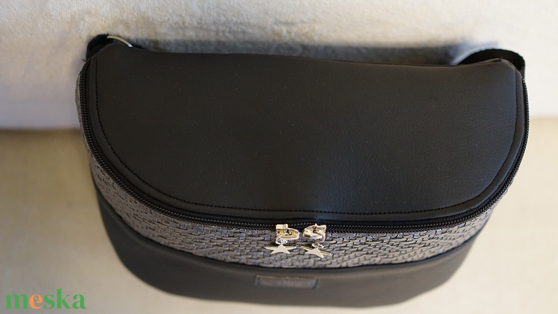 Oldaltáska fekete-szőtt mintás - táska & tok - kézitáska & válltáska - vállon átvethető táska - Meska.hu