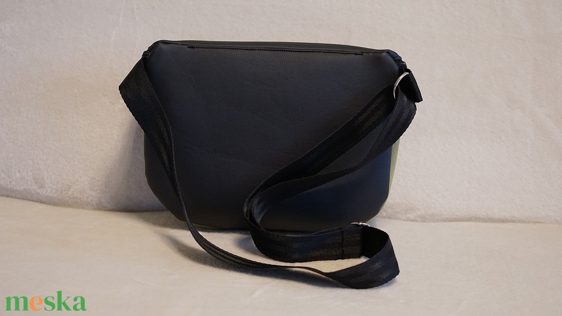 Oldaltáska fekete-olíva zöld - táska & tok - kézitáska & válltáska - vállon átvethető táska - Meska.hu