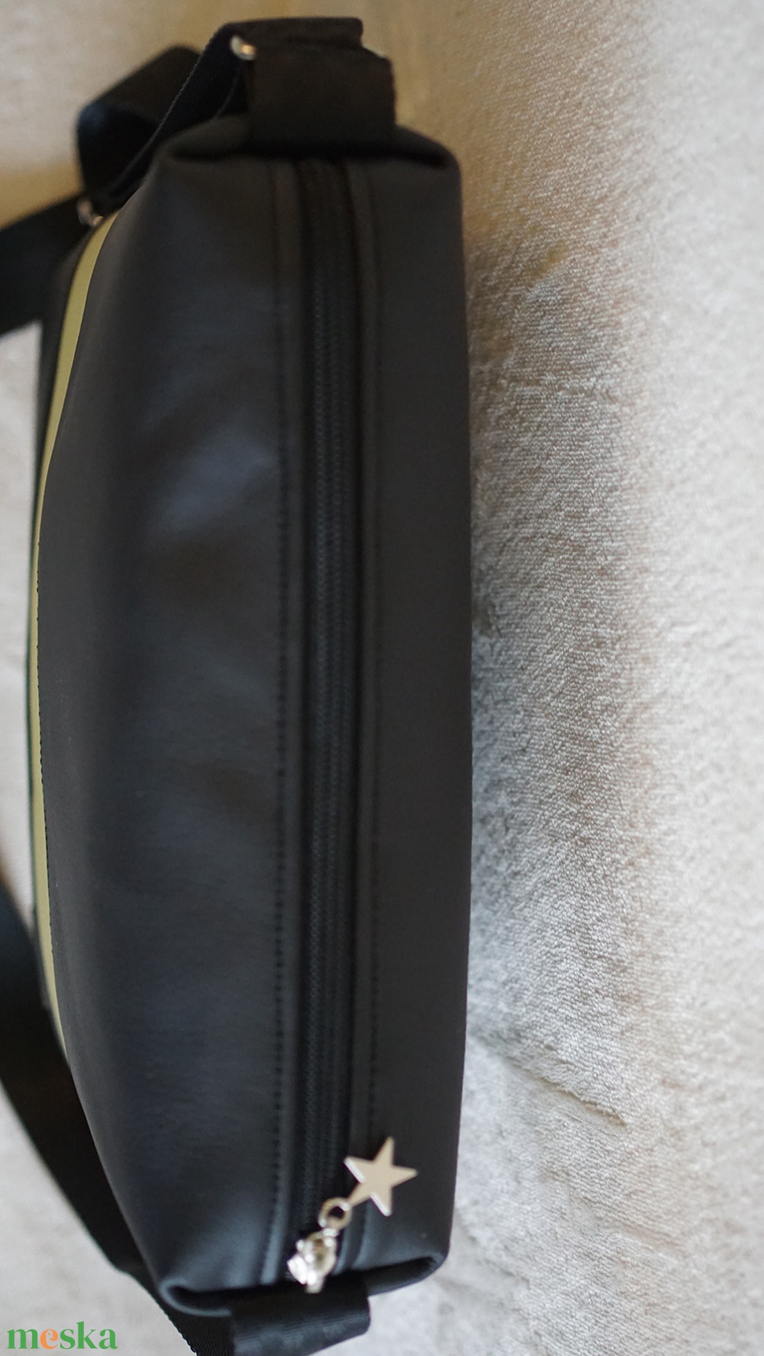 Barna-fekete olívazöld oldaltáska - táska & tok - kézitáska & válltáska - vállon átvethető táska - Meska.hu