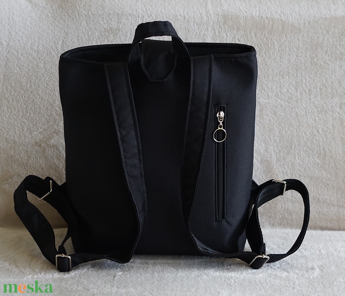 Hátizsák fekete-fehér geometriai mintás - táska & tok - hátizsák - hátizsák - Meska.hu