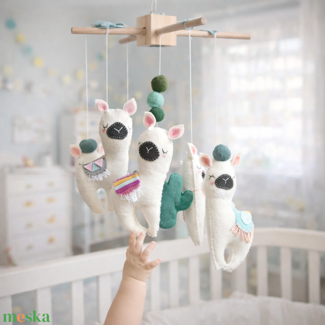 BABAFORGÓ alpakával, láma, kiságyforgó, babaszoba, babaváró ajándék, gyerekszoba dekoráció - baba - mama - baba játékok - kiságyforgó - Meska.hu