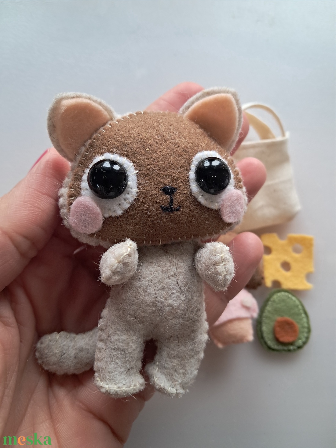 Kézműves filc cica játékszett ételekkel � fejlesztő gyerekjáték - játék & sport - plüssállat & játékfigura - cica - Meska.hu