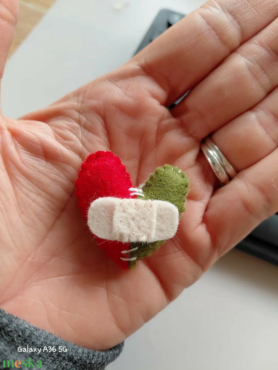 Nemzeti kitűző - kézműves magyar termék  - ékszer - kitűző és bross - Meska.hu