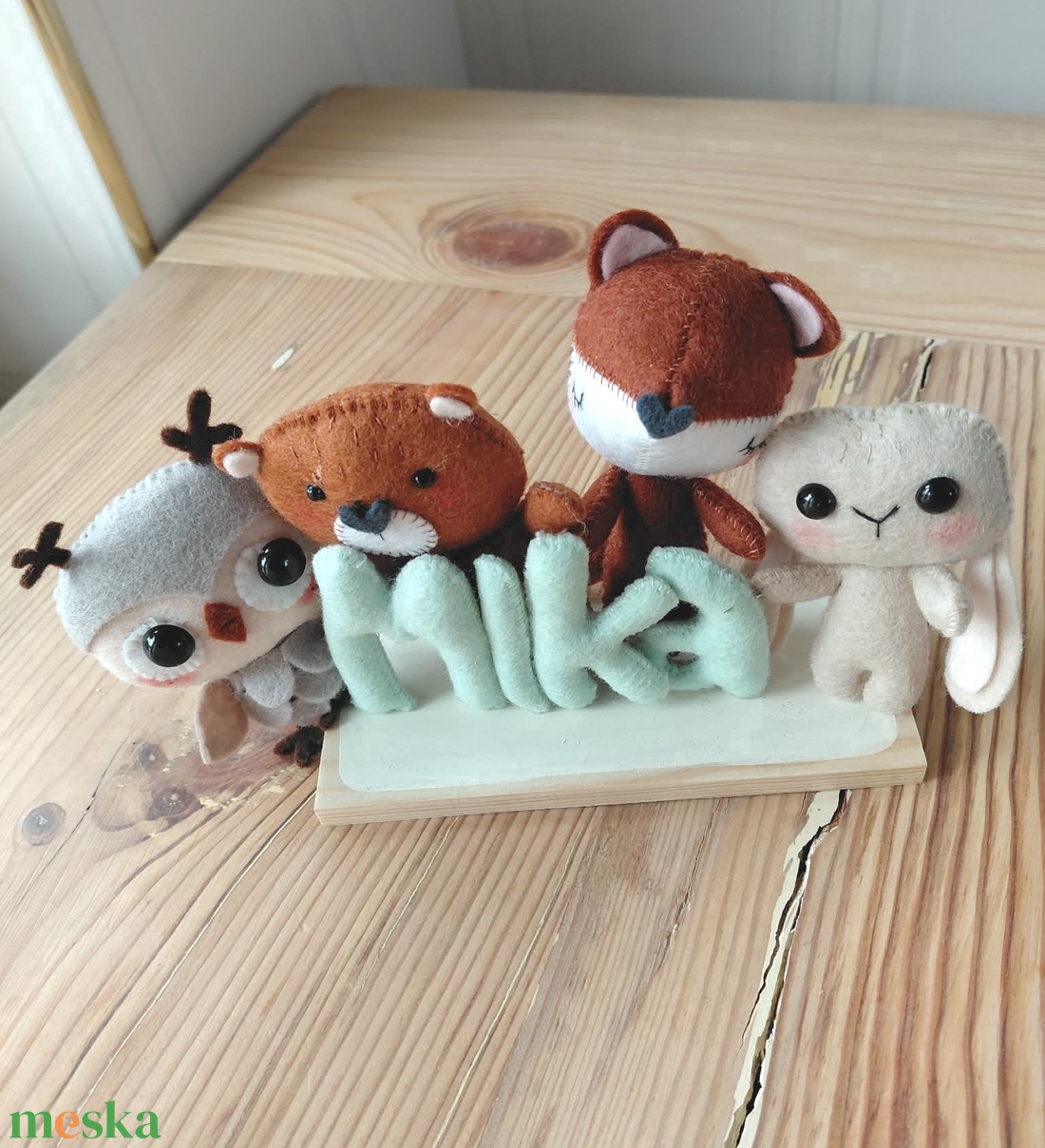 Erdei állatos névtábla fa talpon � egyedi gyerekszobai dekoráció - baba - mama - babaszoba dekoráció - baba névtábla - Meska.hu