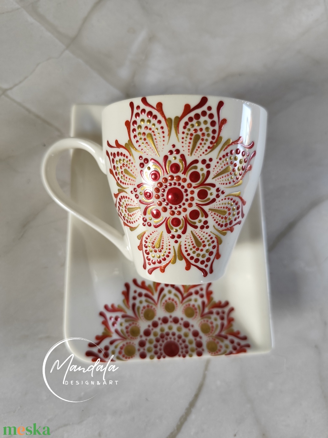 Kézzel festett mandala kávésbögre tálkával, egyedi porcelán bögre bordó-arany - otthon & életmód - konyhafelszerelés, tálalás - tálalás - teás- és kávés pohár, készlet - Meska.hu