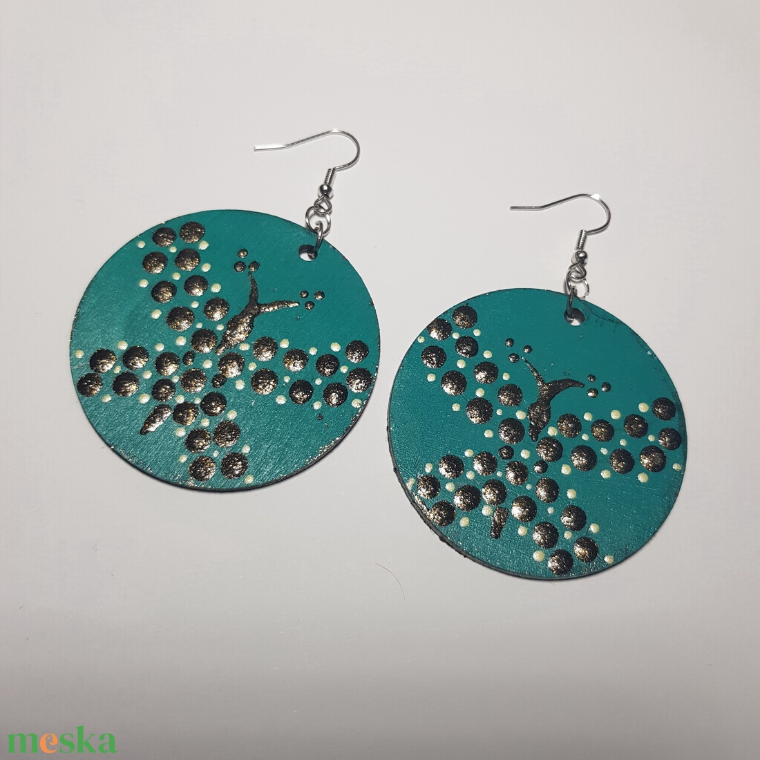 Mandala pontozott fa-akril fülbevaló 5cm hand made egyedi új (I) - ékszer - fülbevaló - lógós kerek fülbevaló - Meska.hu