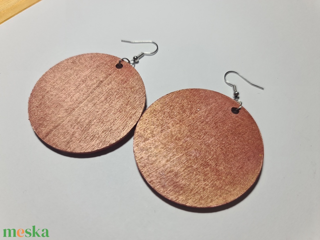 Mandala pontozott fa-akril fülbevaló 5cm hand made egyedi új (IV) - ékszer - fülbevaló - lógós kerek fülbevaló - Meska.hu