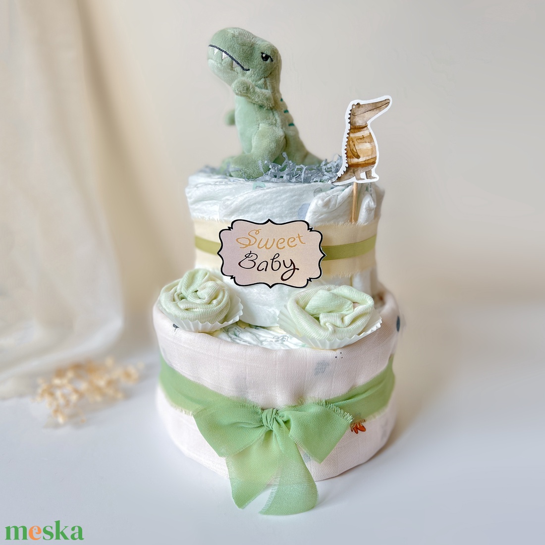 Dinó pelenkatorta - uniszex babaváró ajándék - baba - mama - pelenkázó, babafürdető kellékek - pelenkatorta - Meska.hu