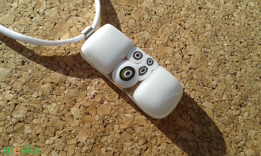 Fehér kapszula medál -  - Meska.hu