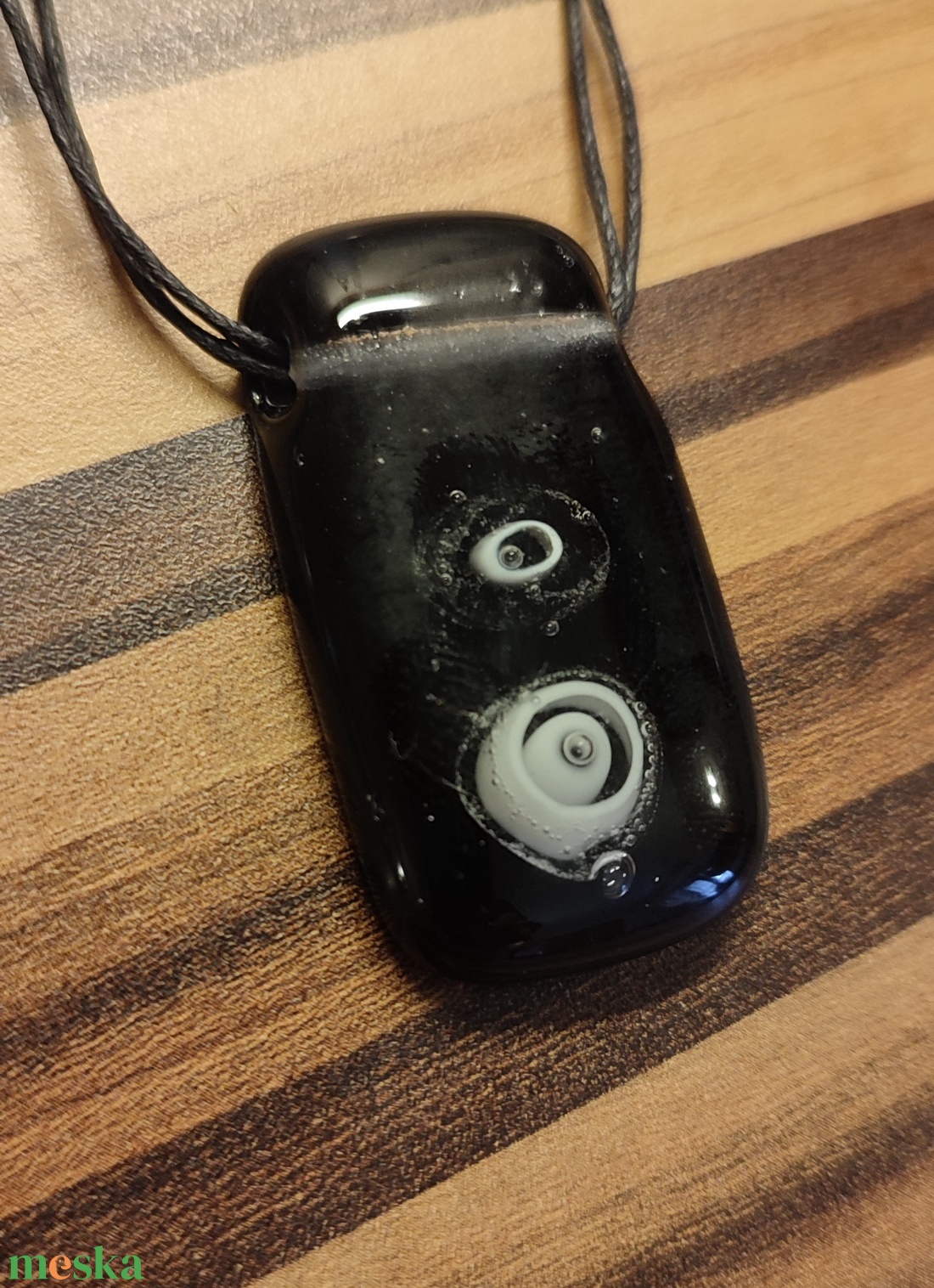 Fekete fehér körök medál - ékszer - nyaklánc - medál - Meska.hu