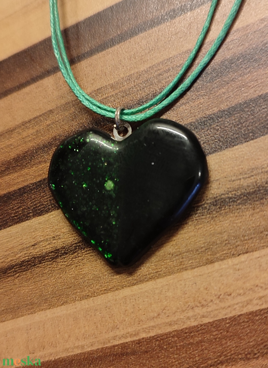Zöld félcsillogós szív medál - ékszer - nyaklánc - medál - Meska.hu