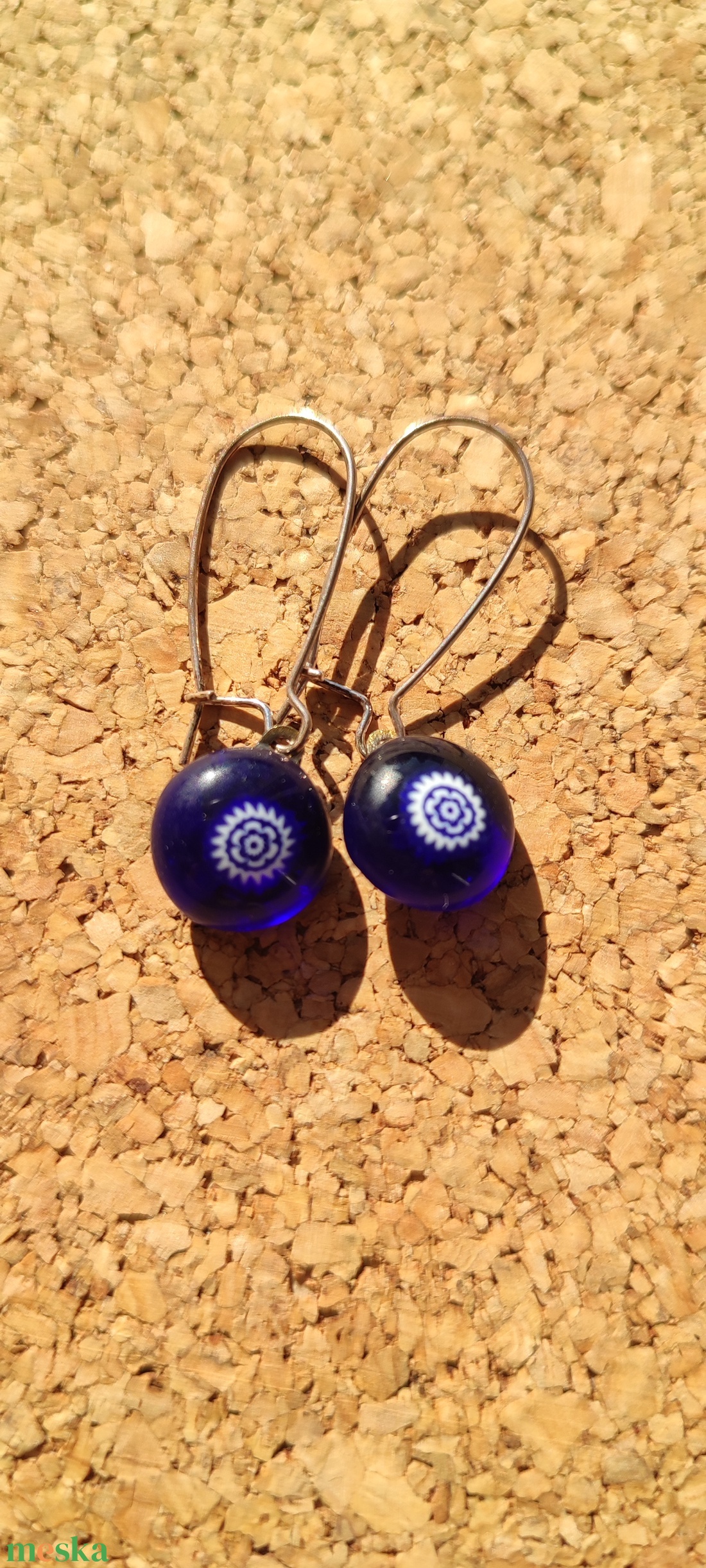 Sötétkék millefiori virágos füli - ékszer - fülbevaló - lógó fülbevaló - Meska.hu