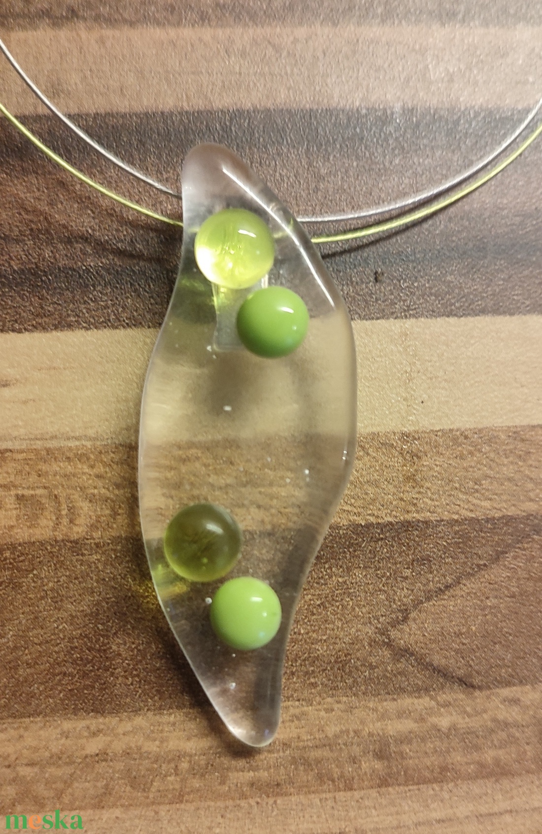 Zöld gombócos medál - ékszer - nyaklánc - medál - Meska.hu