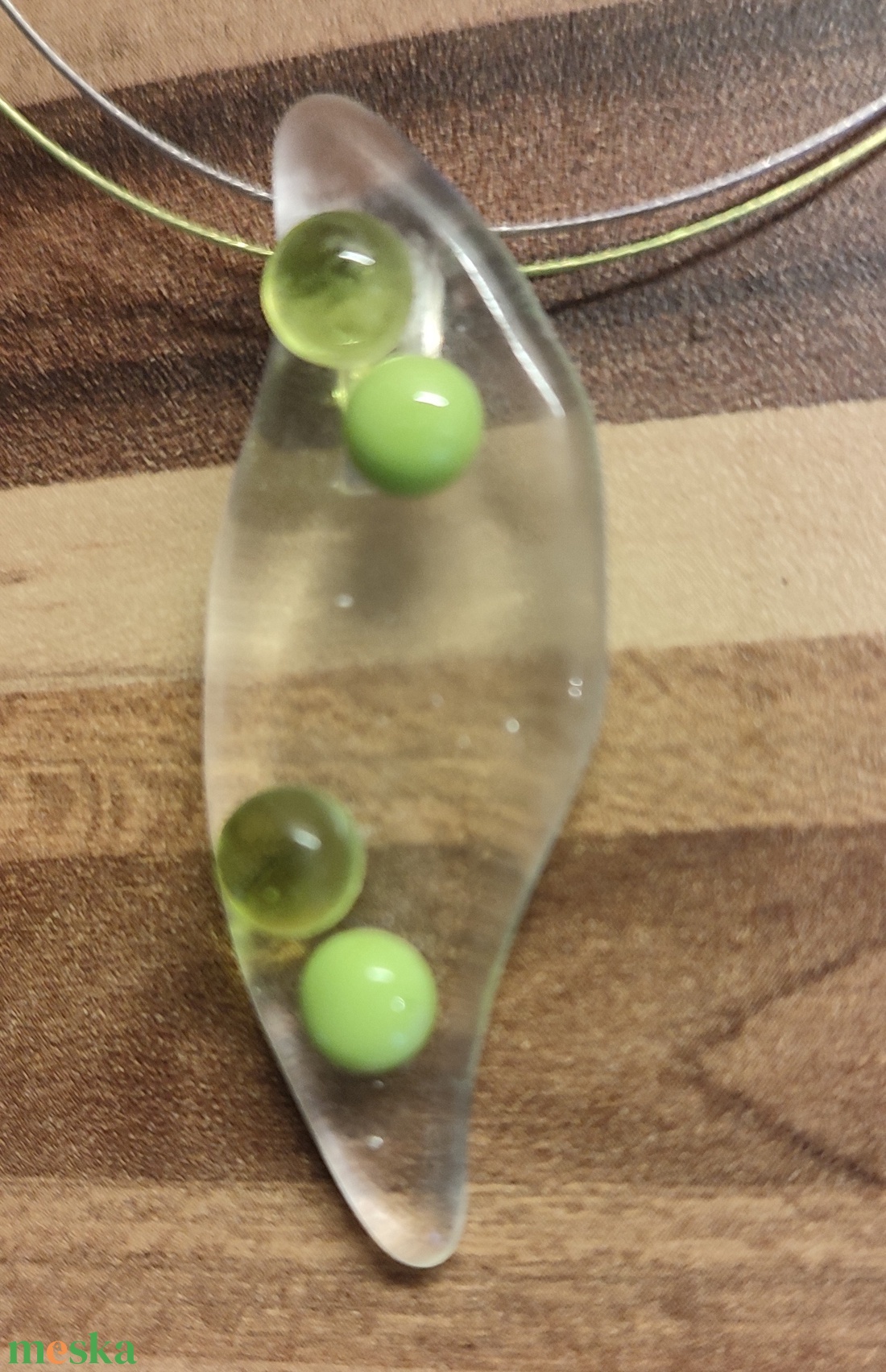 Zöld gombócos medál - ékszer - nyaklánc - medál - Meska.hu