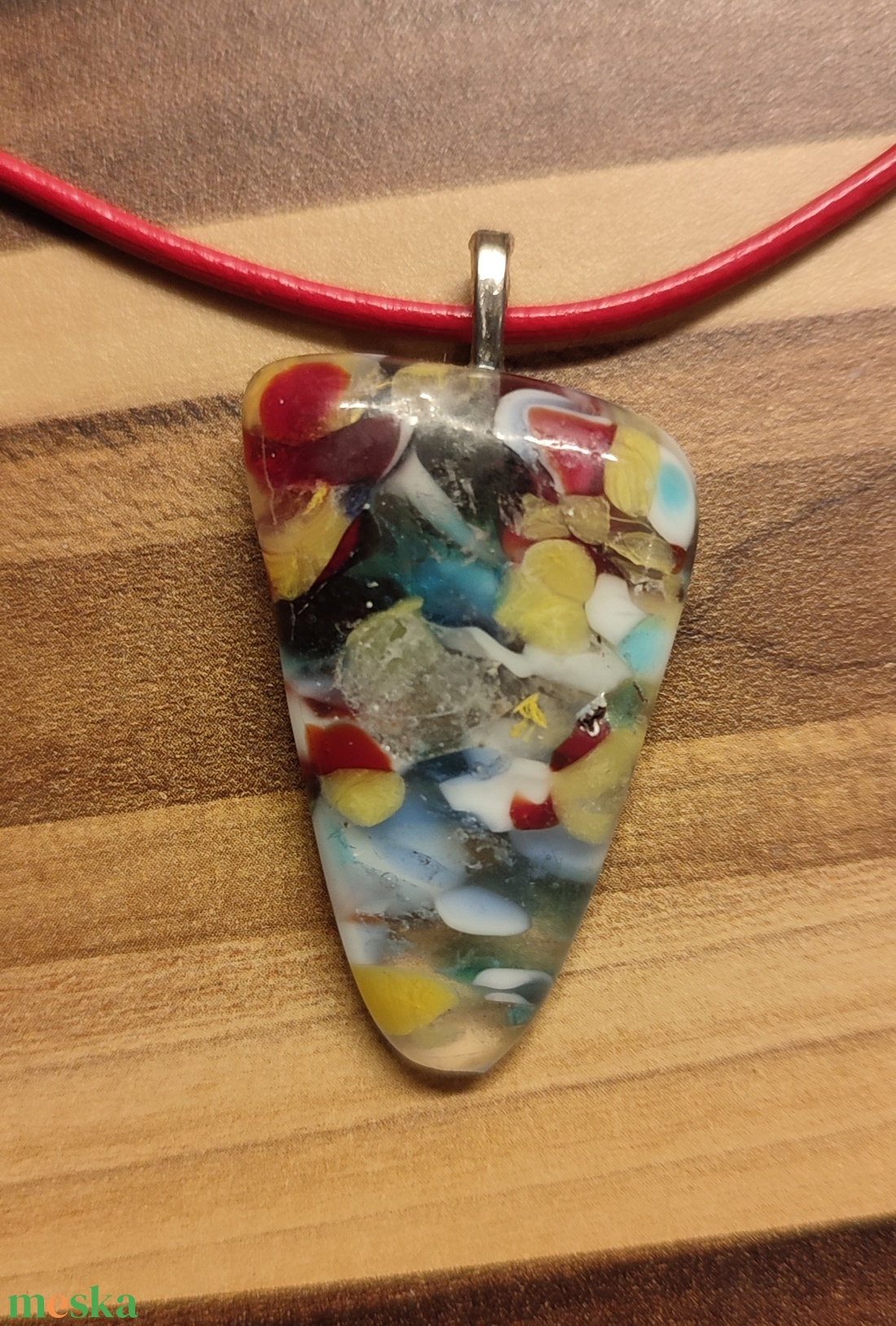 Színes háromszög medál - ékszer - nyaklánc - medál - Meska.hu