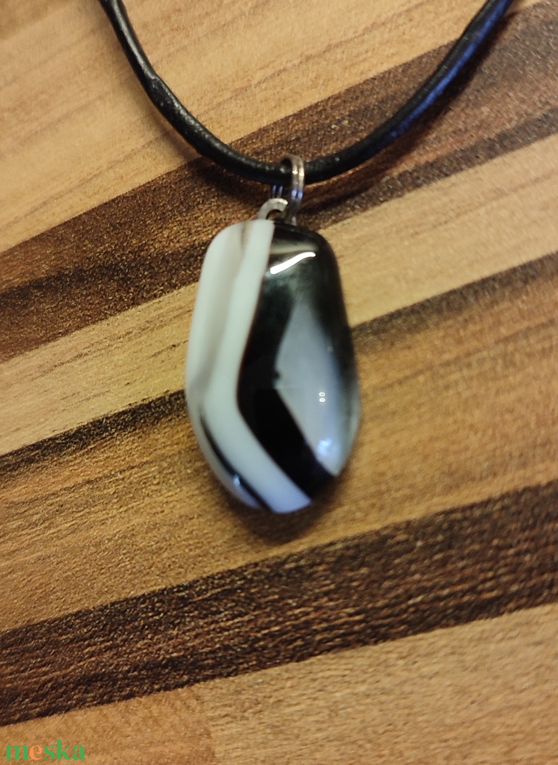 Fekete-fehér csíkoska II. medál - ékszer - nyaklánc - medál - Meska.hu