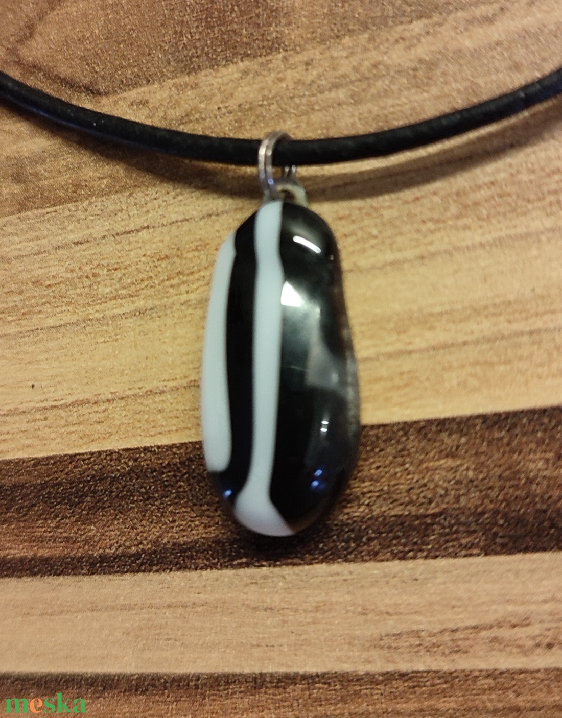 Fekete-fehér csíkoska III. medál - ékszer - nyaklánc - medál - Meska.hu