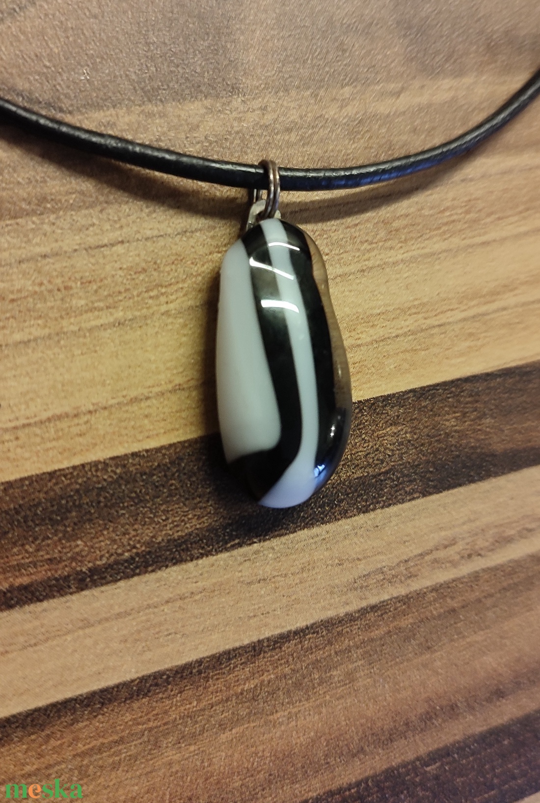 Fekete-fehér csíkoska III. medál - ékszer - nyaklánc - medál - Meska.hu