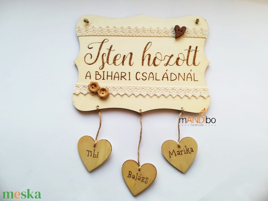 Isten hozott / Édes otthon pirogravírozott családi névtábla szívekkel - otthon & életmód - ház & kert - névtábla - Meska.hu Isten hozott / Édes otthon pirogravírozott családi névtábla szívekkel - otthon & életmód - ház & kert - névtábla - Meska.hu