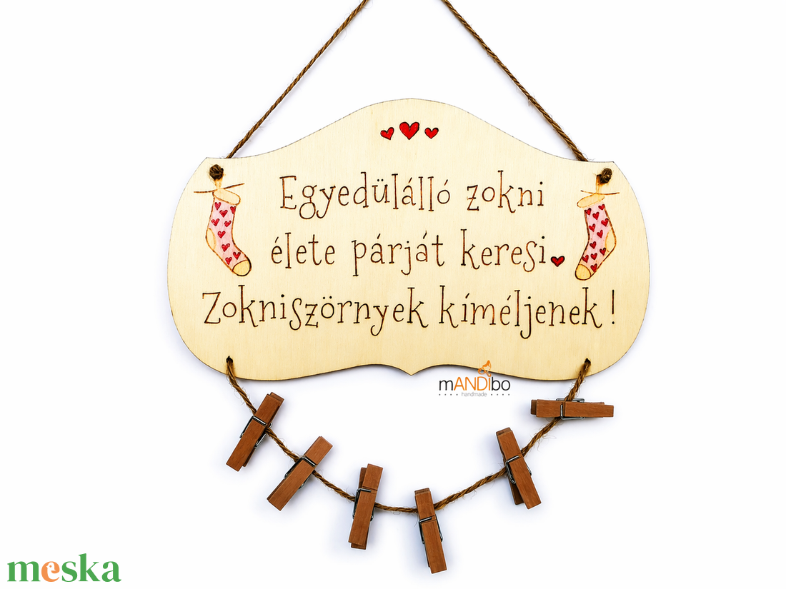 Egyedülálló zokni társkereső - vicces pirogravírozott képecske - otthon & életmód - ház & kert - névtábla - Meska.hu