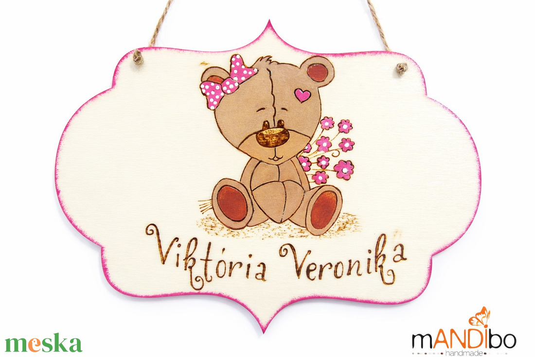 Macis gyerekszoba ajtajára készült pirogravírozott kép  - baba - mama - babaszoba dekoráció - babaszoba kép - Meska.hu