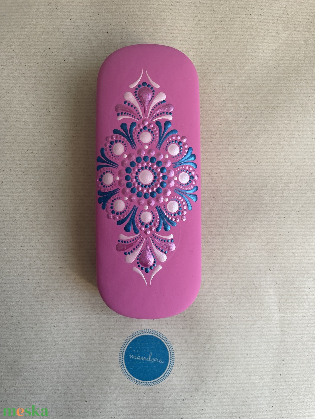 Magenta színű szemüvegtok pontozott mandala mintával - táska & tok - pénztárca & más tok - szemüvegtok - Meska.hu Magenta színű szemüvegtok pontozott mandala mintával - táska & tok - pénztárca & más tok - szemüvegtok - Meska.hu