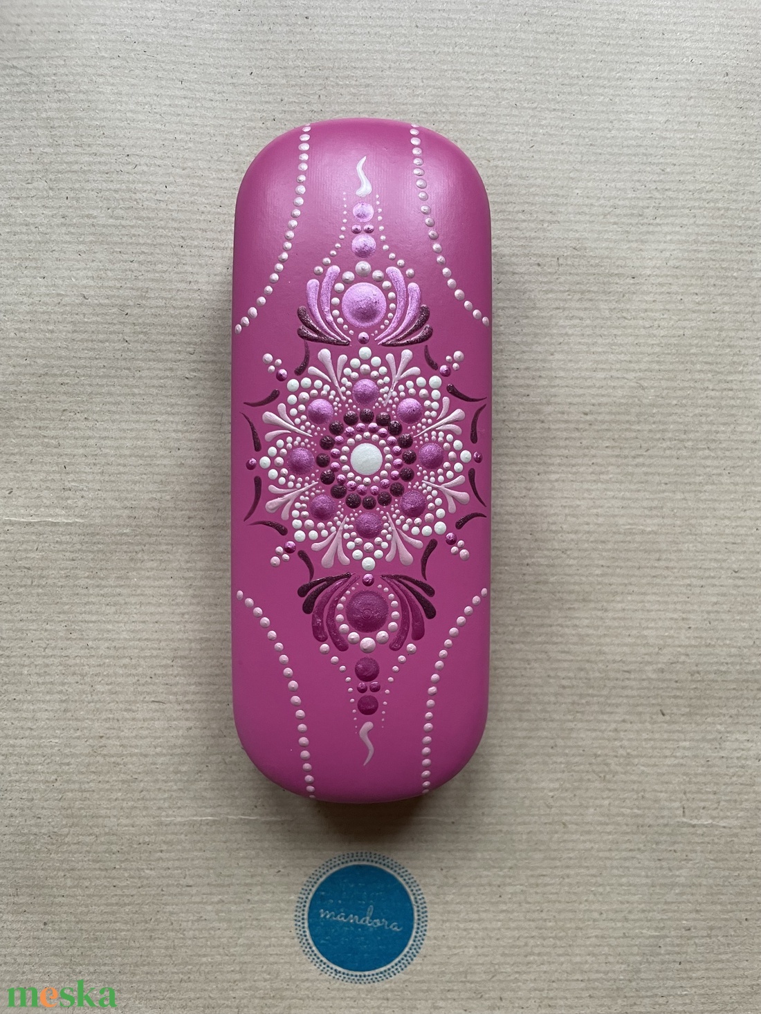 Magenta színű szemüvegtok pontozott mandala mintával - táska & tok - pénztárca & más tok - szemüvegtok - Meska.hu Magenta színű szemüvegtok pontozott mandala mintával - táska & tok - pénztárca & más tok - szemüvegtok - Meska.hu