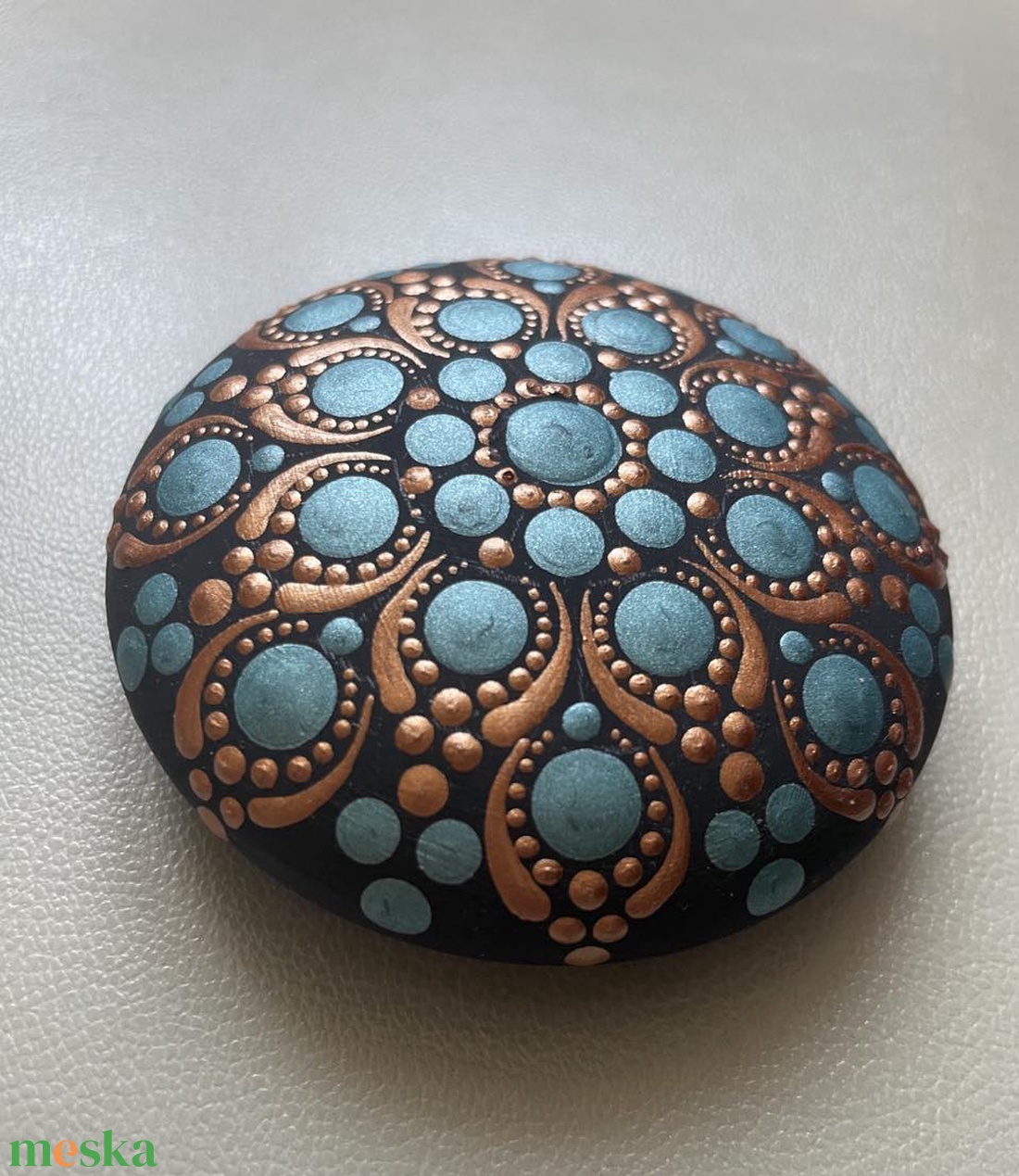 Türkiz-bronz pontozott mandalakő - otthon & életmód - dekoráció - spiritualitás - mandala - Meska.hu Türkiz-bronz pontozott mandalakő - otthon & életmód - dekoráció - spiritualitás - mandala - Meska.hu