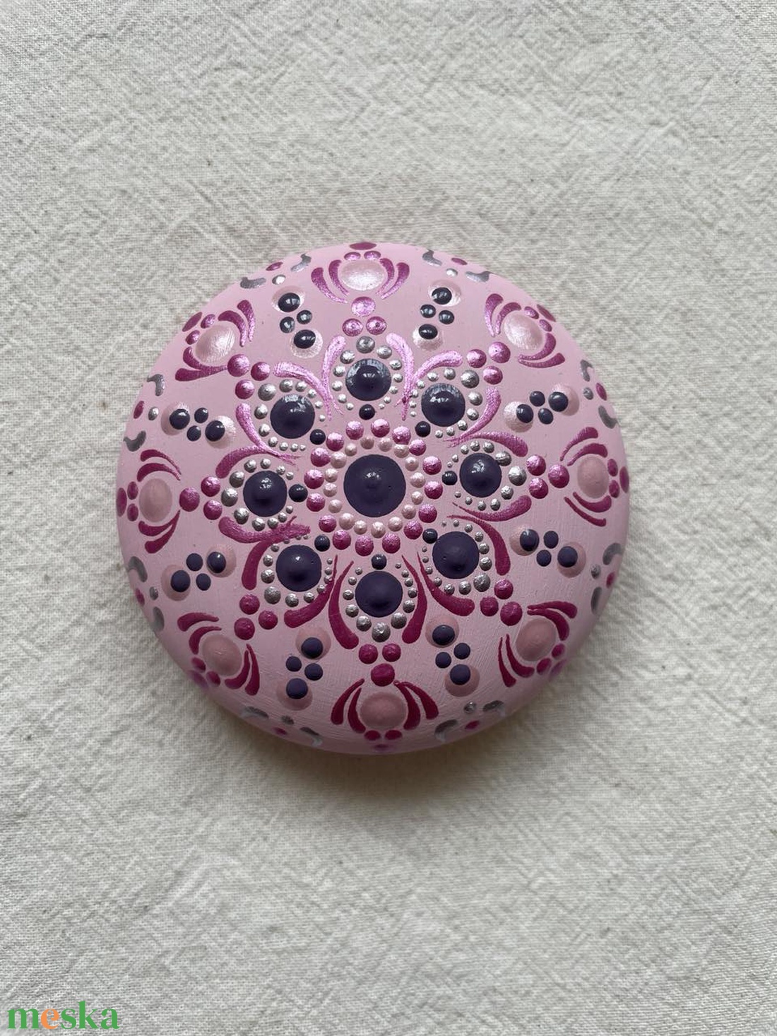 Rózsaszín-lila pontozott mandalakő - otthon & életmód - dekoráció - spiritualitás - mandala - Meska.hu Rózsaszín-lila pontozott mandalakő - otthon & életmód - dekoráció - spiritualitás - mandala - Meska.hu