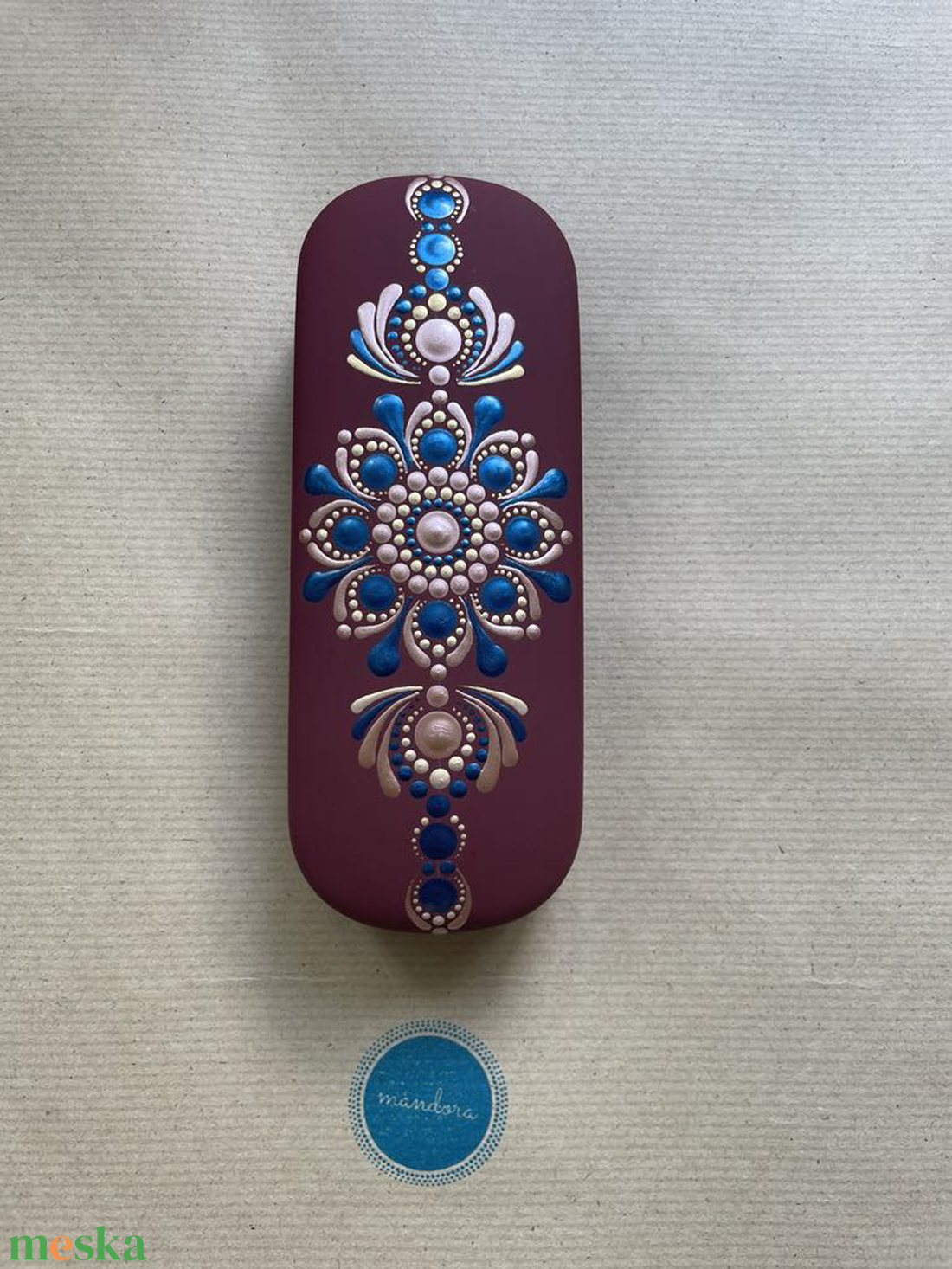 Bordó színű szemüvegtok pontozott mandala mintával - táska & tok - pénztárca & más tok - szemüvegtok - Meska.hu Bordó színű szemüvegtok pontozott mandala mintával - táska & tok - pénztárca & más tok - szemüvegtok - Meska.hu