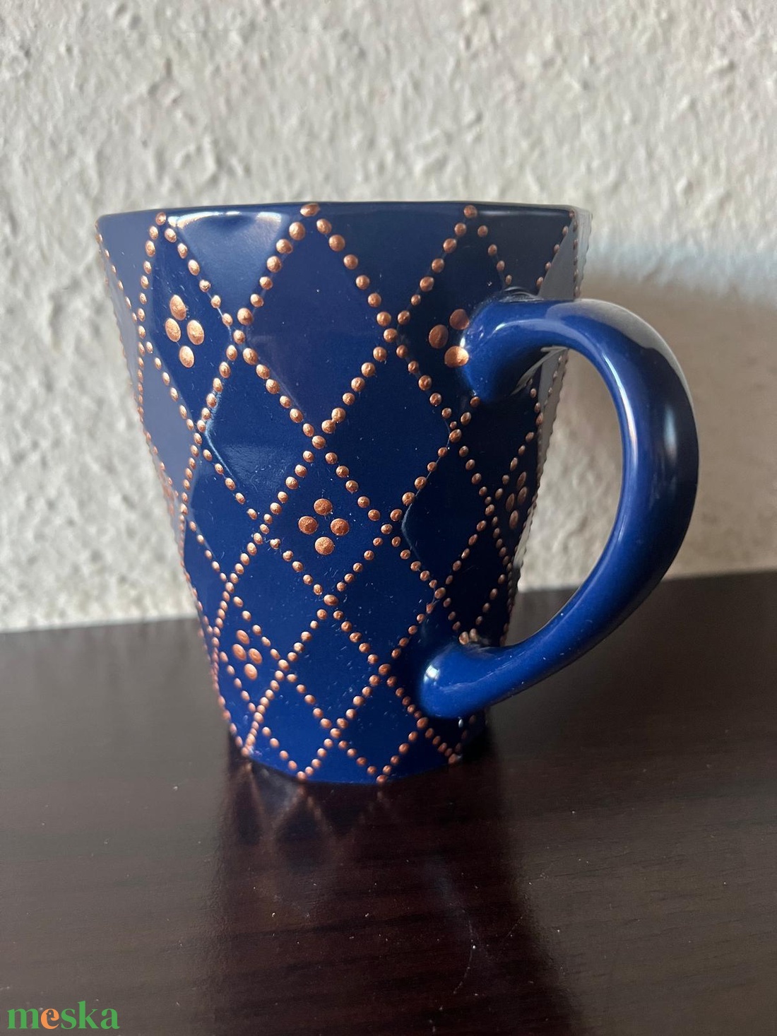 Sötétkék pontozott mintás bögre - otthon & életmód - konyhafelszerelés, tálalás - tálalás - teás- és kávés pohár, készlet - Meska.hu