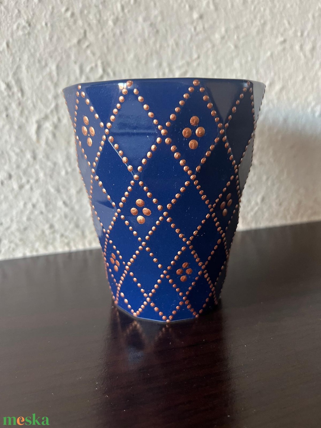 Sötétkék pontozott mintás bögre - otthon & életmód - konyhafelszerelés, tálalás - tálalás - teás- és kávés pohár, készlet - Meska.hu
