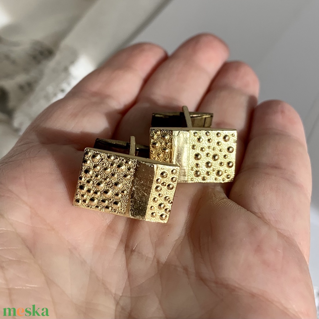 14karát Aranyozott mandzsetták, egyedi retro fém mandzsettagomb a '60-as '70-es évekből, elegáns ajándéktárgy férfinak! - ékszer - mandzsettagomb és nyakkendőtű - Meska.hu 14karát Aranyozott mandzsetták, egyedi retro fém mandzsettagomb a '60-as '70-es évekből, elegáns ajándéktárgy férfinak! - ékszer - mandzsettagomb és nyakkendőtű - Meska.hu