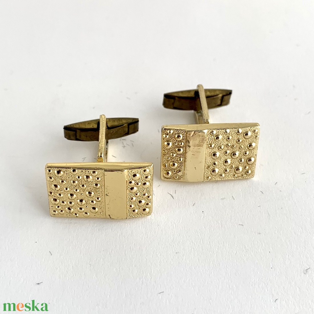 14karát Aranyozott mandzsetták, egyedi retro fém mandzsettagomb a '60-as '70-es évekből, elegáns ajándéktárgy férfinak! - ékszer - mandzsettagomb és nyakkendőtű - Meska.hu 14karát Aranyozott mandzsetták, egyedi retro fém mandzsettagomb a '60-as '70-es évekből, elegáns ajándéktárgy férfinak! - ékszer - mandzsettagomb és nyakkendőtű - Meska.hu