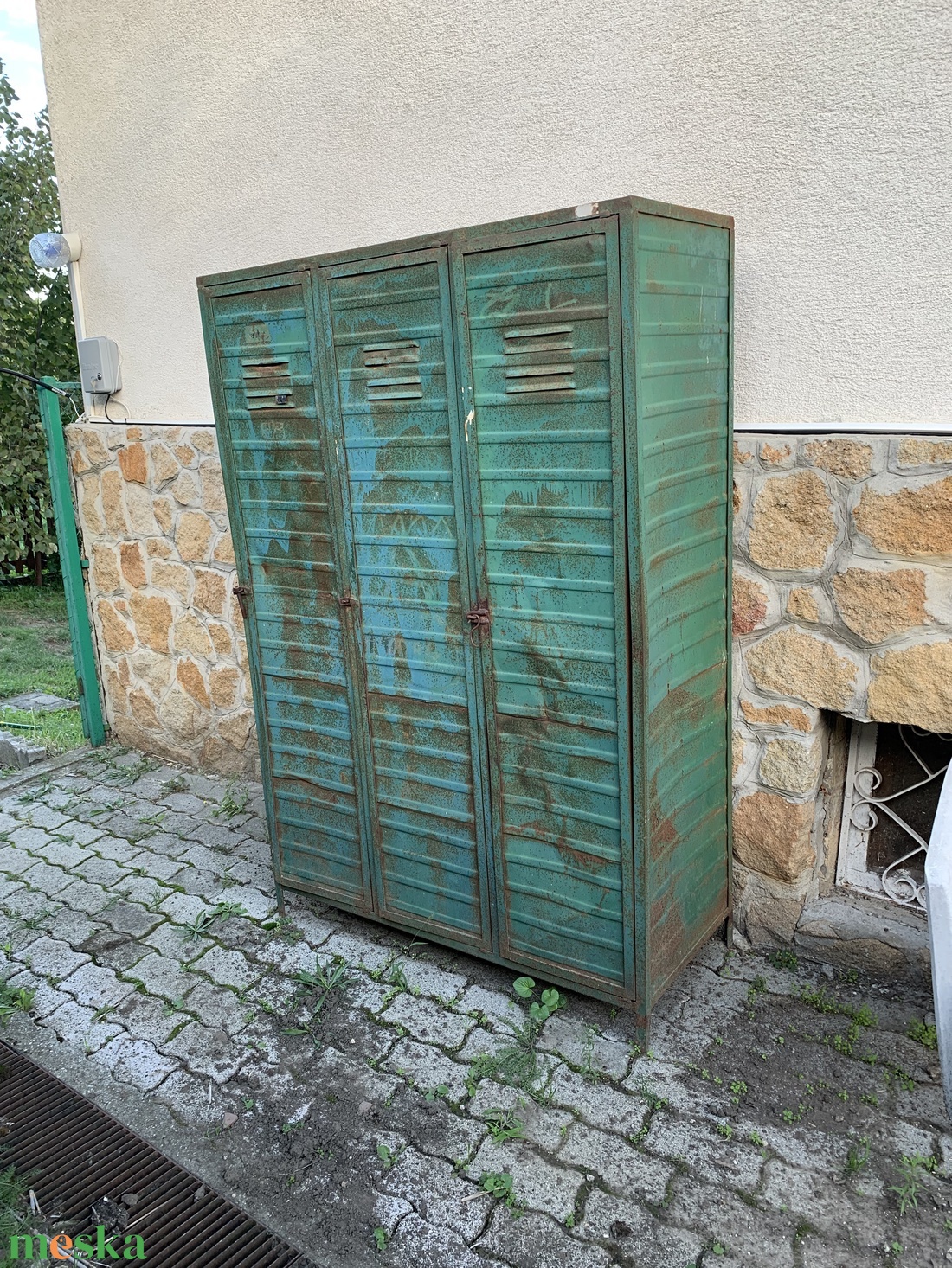 Régi ipari vasszekrény vintage industrial bútor türkizkék loft szekrény, színes indusztriális bútor, szerszámos szekrény - otthon & életmód - bútor - szekrény - Meska.hu Régi ipari vasszekrény vintage industrial bútor türkizkék loft szekrény, színes indusztriális bútor, szerszámos szekrény - otthon & életmód - bútor - szekrény - Meska.hu