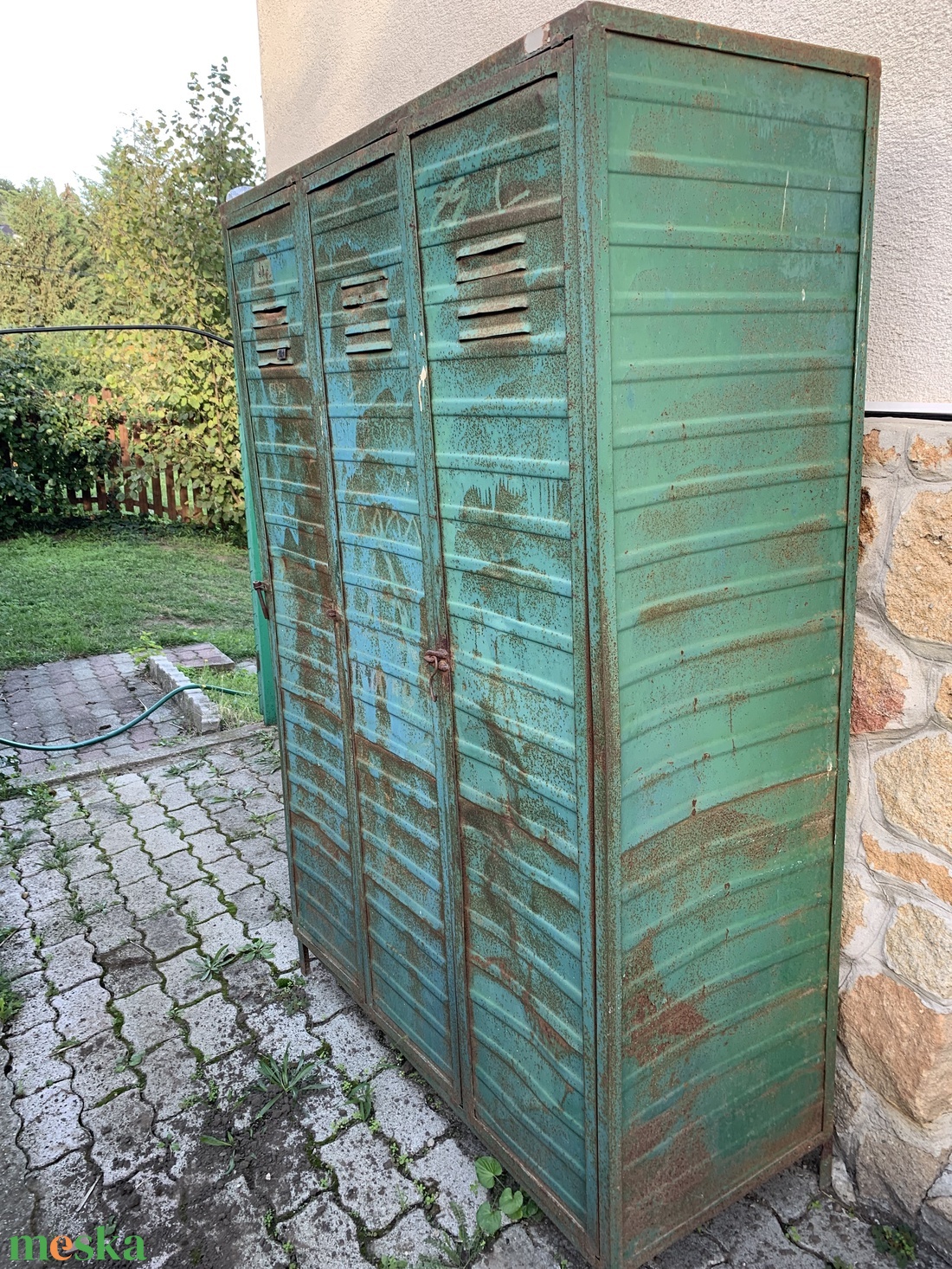 Régi ipari vasszekrény vintage industrial bútor türkizkék loft szekrény, színes indusztriális bútor, szerszámos szekrény - otthon & életmód - bútor - szekrény - Meska.hu Régi ipari vasszekrény vintage industrial bútor türkizkék loft szekrény, színes indusztriális bútor, szerszámos szekrény - otthon & életmód - bútor - szekrény - Meska.hu
