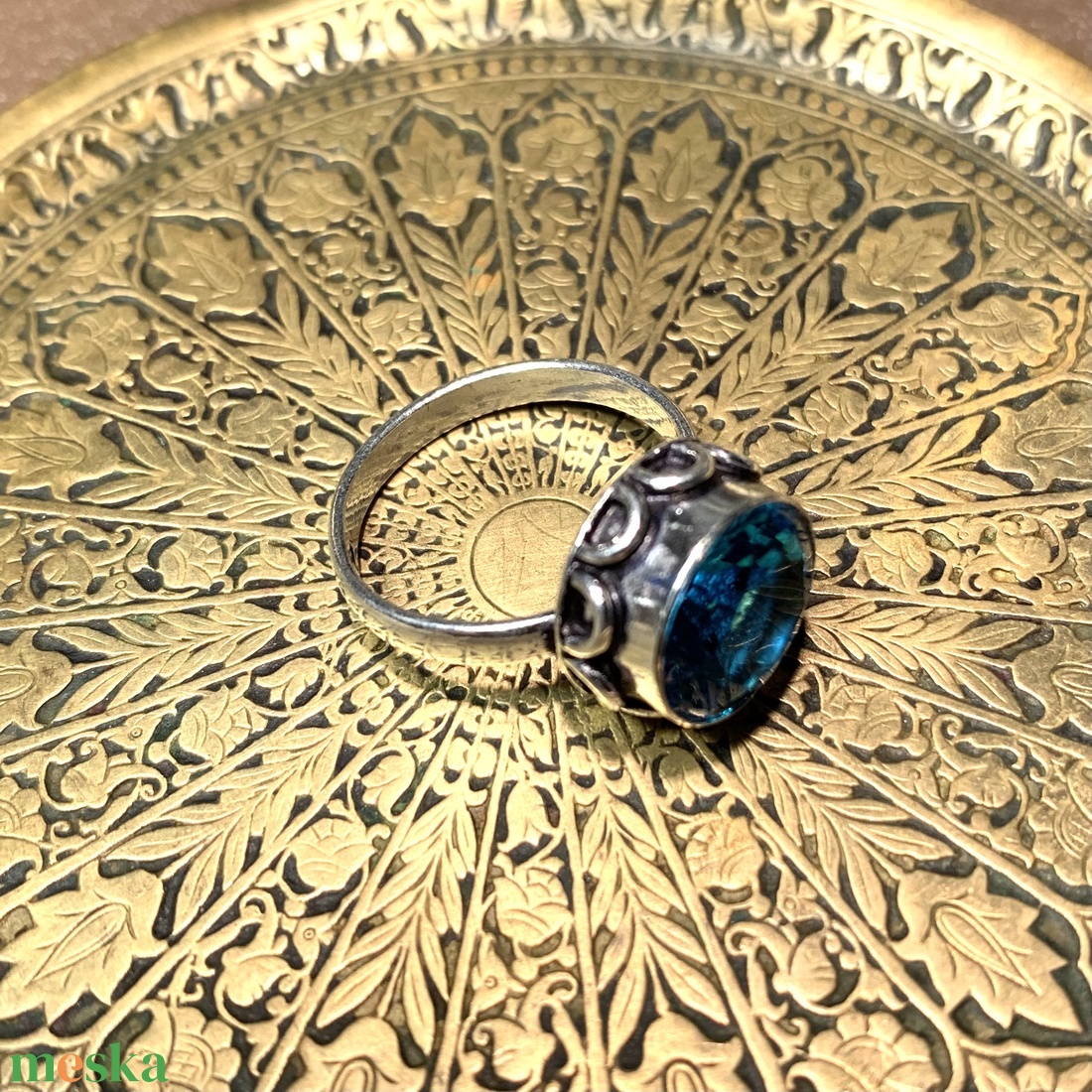925 ezüstözött gyűrű kék topáz szín kővel 7+3/4-es méret (18 mm átmérő) indiai ezüst színű gyűrű, 56 mm gyűrű körfogat - ékszer - gyűrű - statement gyűrű - Meska.hu 925 ezüstözött gyűrű kék topáz szín kővel 7+3/4-es méret (18 mm átmérő) indiai ezüst színű gyűrű, 56 mm gyűrű körfogat - ékszer - gyűrű - statement gyűrű - Meska.hu
