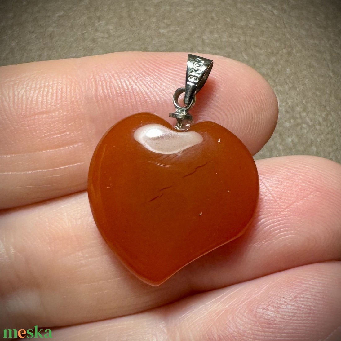 18 karát aranyozott karneol drágakő szív Régi medál vintage fém medál, ékszer az 1970/80-as évekből medál nyakláncra  - ékszer - nyaklánc - medál - Meska.hu
