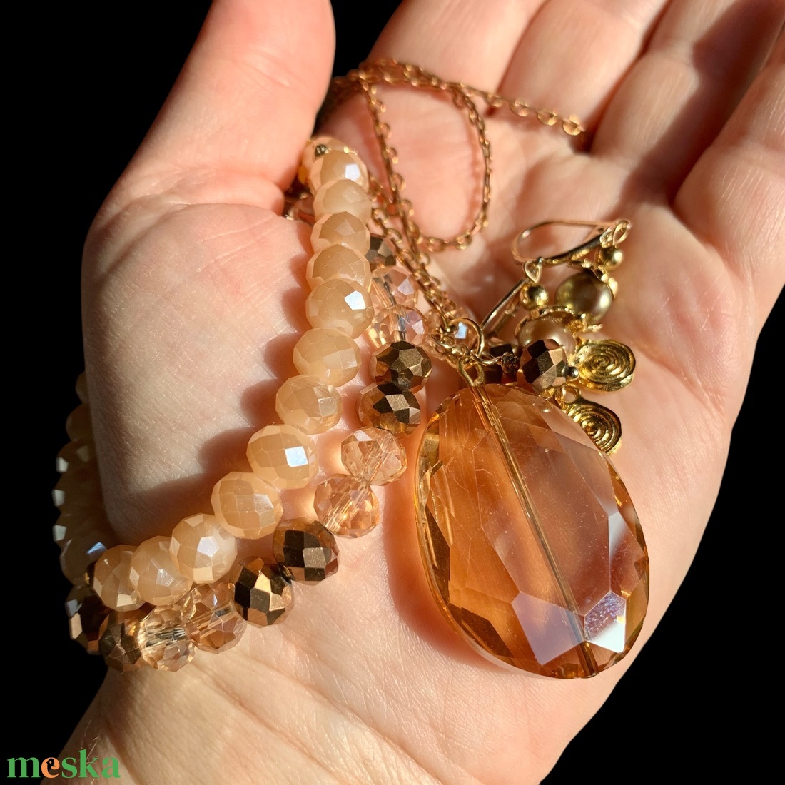 Vintage Swarovski kristály ékszer készlet: 2 karkötő, fülbevaló, hosszú réz nyaklánc ékszer szet - ékszer - ékszerszett - Meska.hu Vintage Swarovski kristály ékszer készlet: 2 karkötő, fülbevaló, hosszú réz nyaklánc ékszer szet - ékszer - ékszerszett - Meska.hu