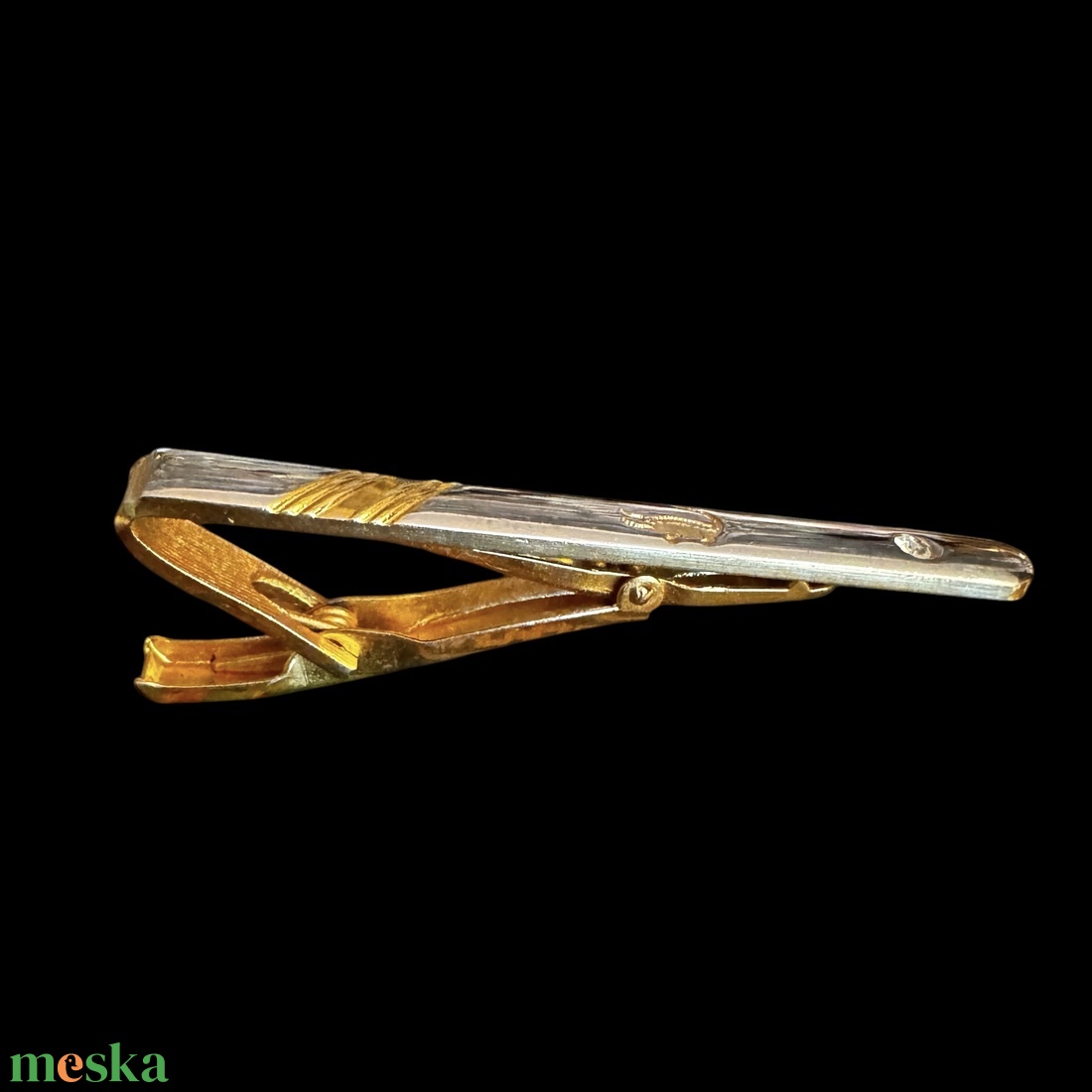 Lacoste krokodil nyakkendőtű, különleges egyedi retro fém nyakkendő csipesz a '70-es évekből, elegáns férfi ajándék - ékszer - mandzsettagomb és nyakkendőtű - Meska.hu Lacoste krokodil nyakkendőtű, különleges egyedi retro fém nyakkendő csipesz a '70-es évekből, elegáns férfi ajándék - ékszer - mandzsettagomb és nyakkendőtű - Meska.hu