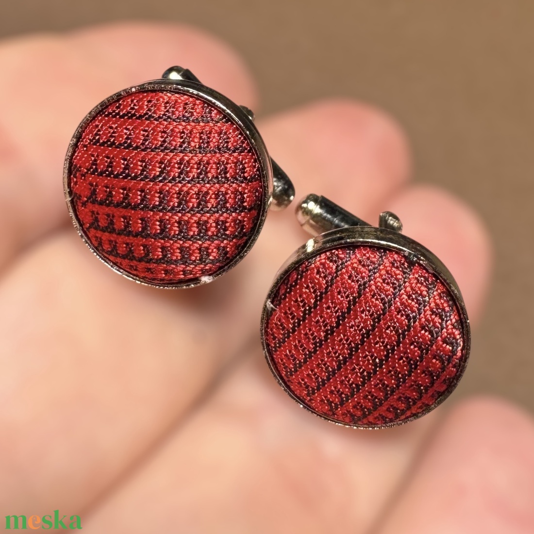 Elegáns selyemmel bevont vintage acél mandzsettagomb a '80-as évekből, mandzsetta, férfi ajándék mandzsetta gomb uraknak - ékszer - mandzsettagomb és nyakkendőtű - Meska.hu