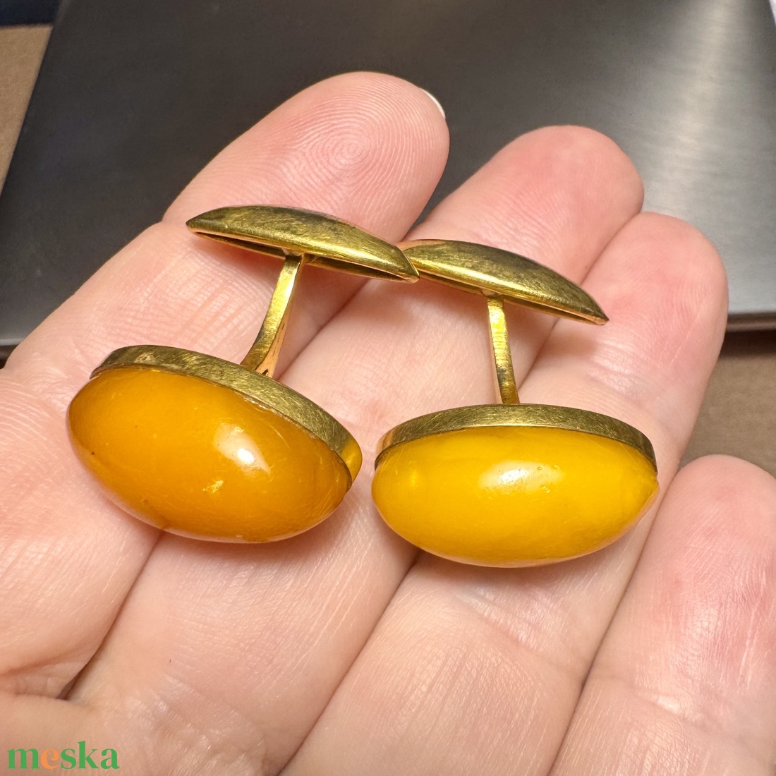 Aranyozott ezüst balti borostyán vintage mandzsettagomb elegáns mandzsetta 60as évekből, férfi ajándék mandzsetta gomb - ékszer - mandzsettagomb és nyakkendőtű - Meska.hu Aranyozott ezüst balti borostyán vintage mandzsettagomb elegáns mandzsetta 60as évekből, férfi ajándék mandzsetta gomb - ékszer - mandzsettagomb és nyakkendőtű - Meska.hu