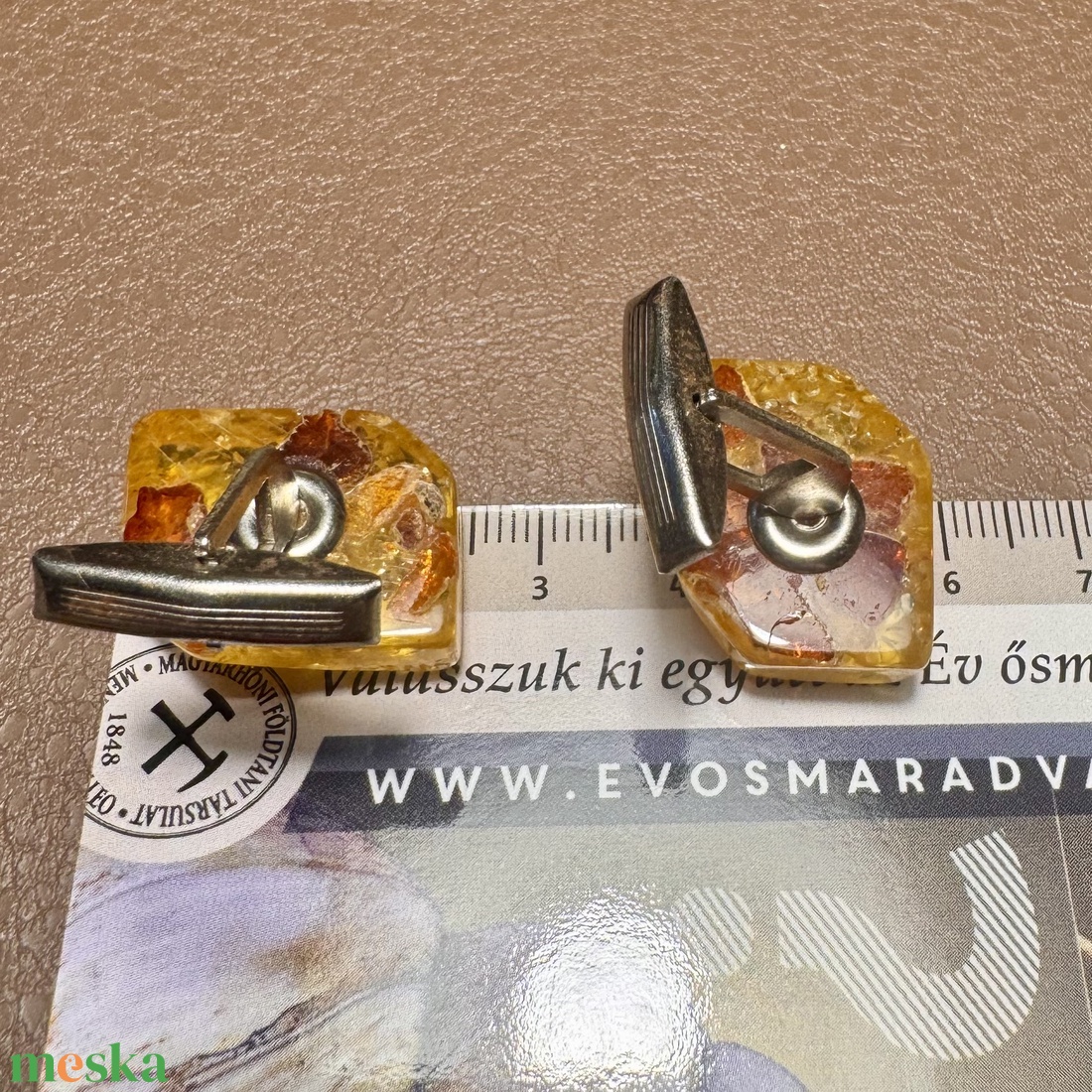 Régi balti borostyán mandzsettagomb, vintage mandzsetta, elegáns mandzsetta 60as évekből, férfi ajándék mandzsetta gomb - ékszer - mandzsettagomb és nyakkendőtű - Meska.hu Régi balti borostyán mandzsettagomb, vintage mandzsetta, elegáns mandzsetta 60as évekből, férfi ajándék mandzsetta gomb - ékszer - mandzsettagomb és nyakkendőtű - Meska.hu