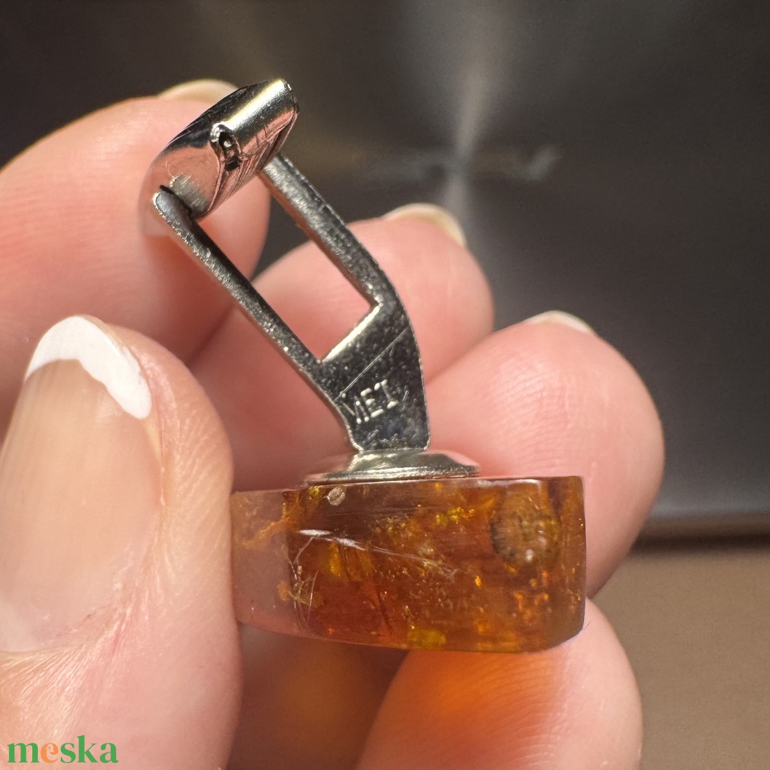 Régi balti borostyán mandzsettagomb, vintage mandzsetta, elegáns mandzsetta 60as évekből, férfi ajándék mandzsetta gomb - ékszer - mandzsettagomb és nyakkendőtű - Meska.hu Régi balti borostyán mandzsettagomb, vintage mandzsetta, elegáns mandzsetta 60as évekből, férfi ajándék mandzsetta gomb - ékszer - mandzsettagomb és nyakkendőtű - Meska.hu