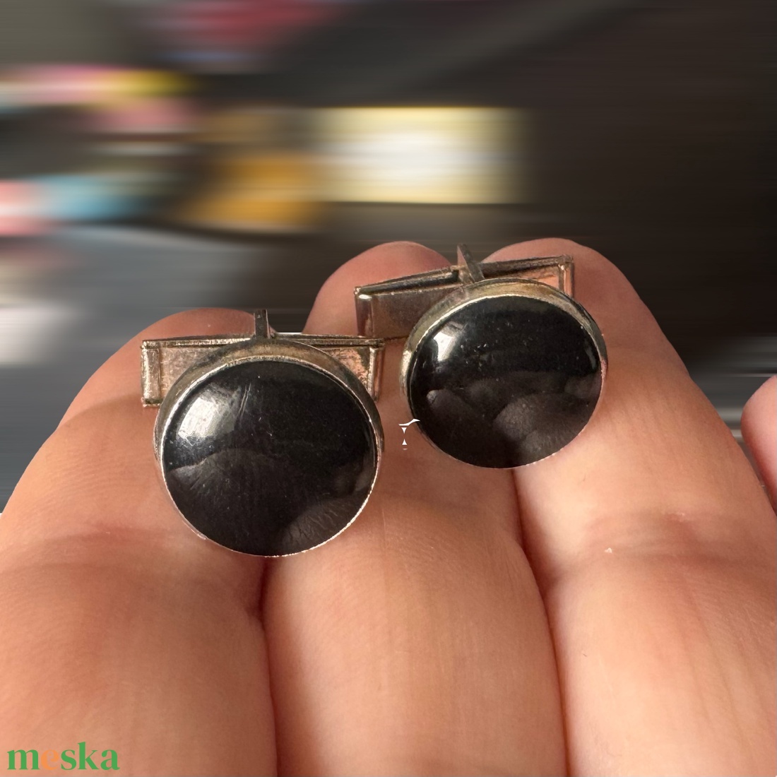 Extravagáns egyedi retro fém mandzsettagomb a '60-as '70-es évekből, csillogó acélból, elegáns ajándéktárgy férfinak! - ékszer - mandzsettagomb és nyakkendőtű - Meska.hu Extravagáns egyedi retro fém mandzsettagomb a '60-as '70-es évekből, csillogó acélból, elegáns ajándéktárgy férfinak! - ékszer - mandzsettagomb és nyakkendőtű - Meska.hu