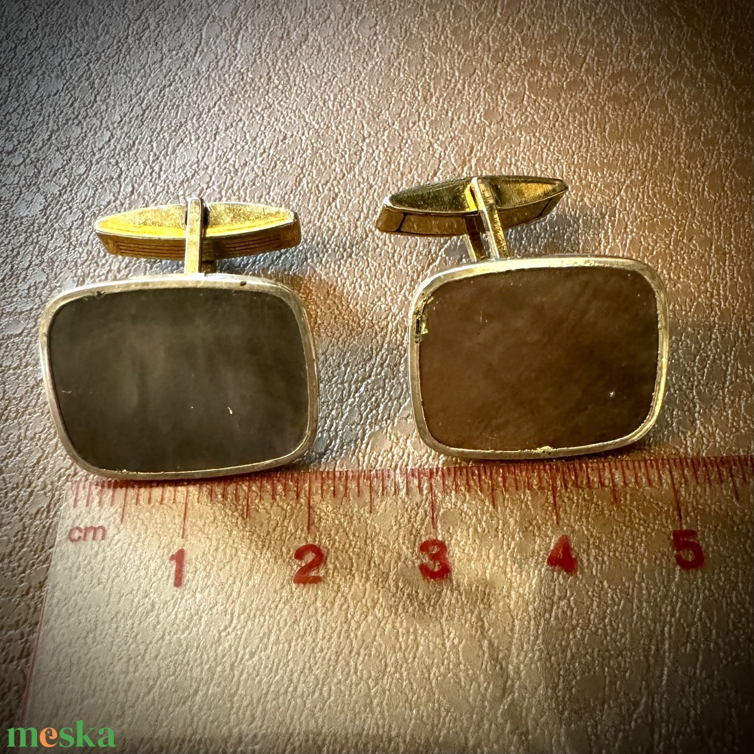Extravagáns egyedi retro fém mandzsettagomb a '60-as '70-es évekből, csillogó acélból, elegáns ajándéktárgy férfinak! - ékszer - mandzsettagomb és nyakkendőtű - Meska.hu Extravagáns egyedi retro fém mandzsettagomb a '60-as '70-es évekből, csillogó acélból, elegáns ajándéktárgy férfinak! - ékszer - mandzsettagomb és nyakkendőtű - Meska.hu