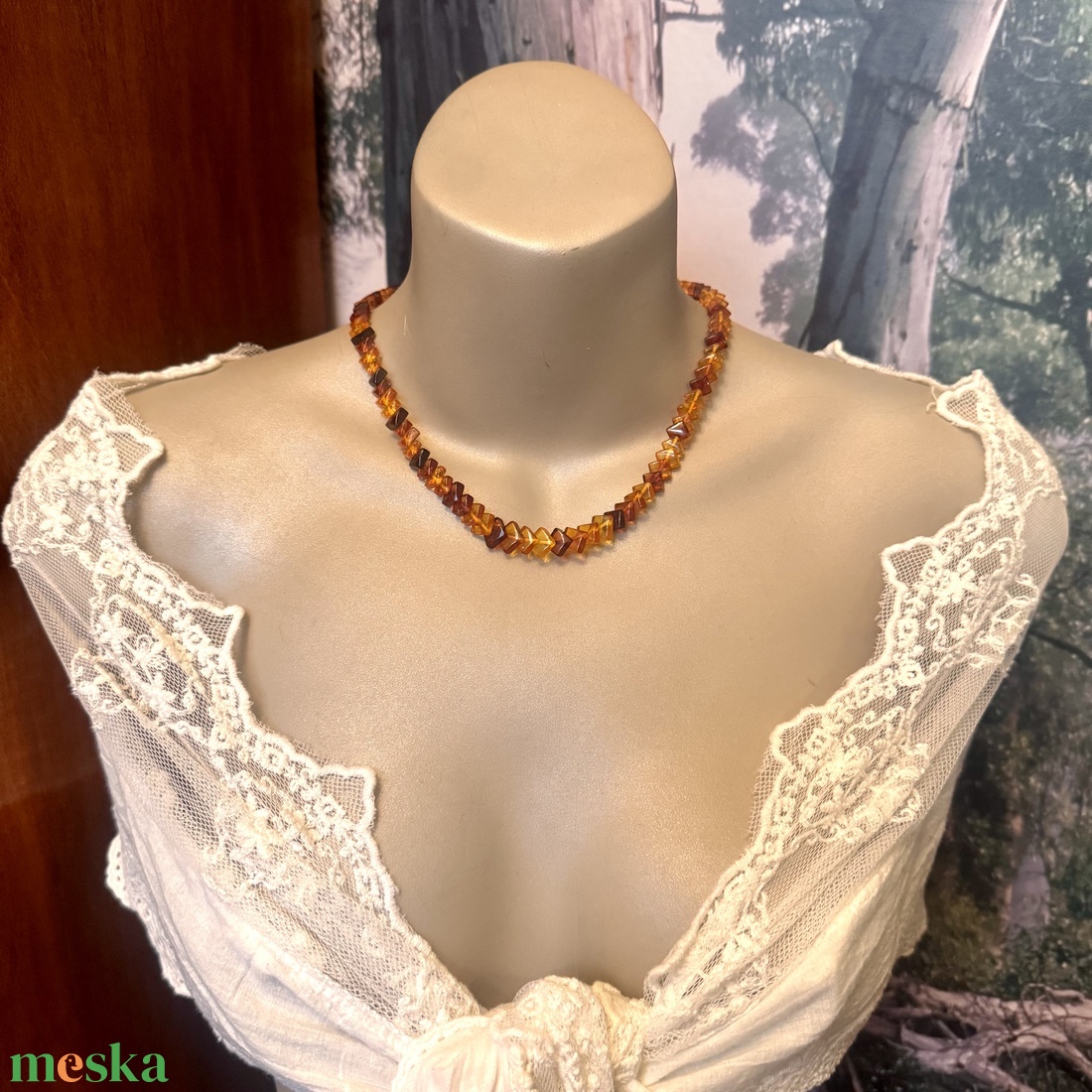 Eredeti balti borostyán nyaklánc apró, szögletesre csiszolt szemekből, 44 cm borostyán nyakék - ékszer - nyaklánc - medál - Meska.hu