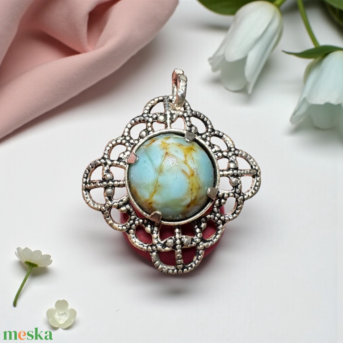 EZÜST vagy ezüstözött türkiz medál vintage fém medál, ékszer az 1970/80-as évekből, medál nyakláncra csillogó fémből  - ékszer - nyaklánc - medál - Meska.hu