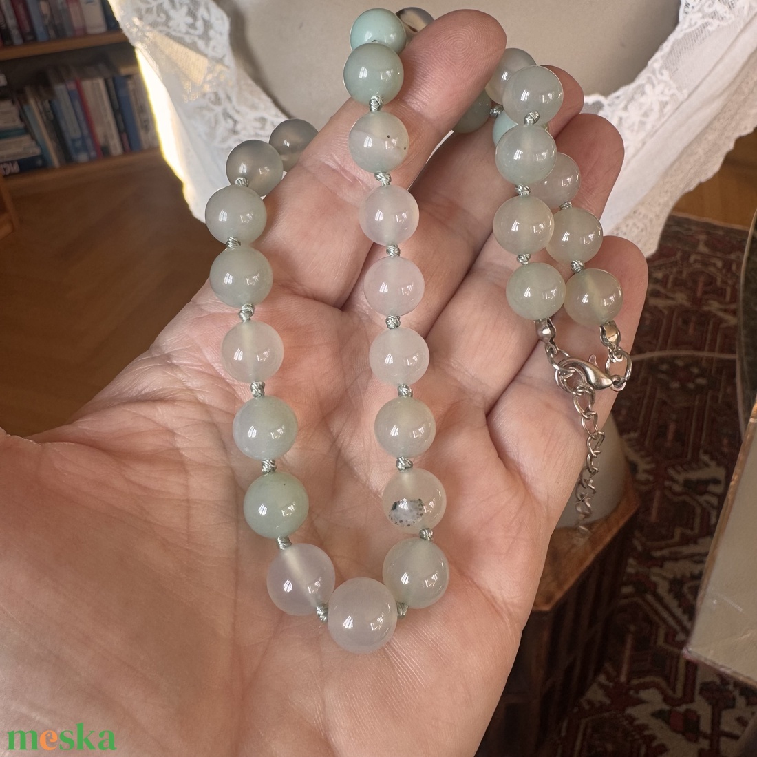 Kék akvamarin kövekből készült csomózott nyakék, kékdrágakő nyaklánc, akvamarin gyöngysor - ékszer - nyaklánc - gyöngyös nyaklánc - Meska.hu